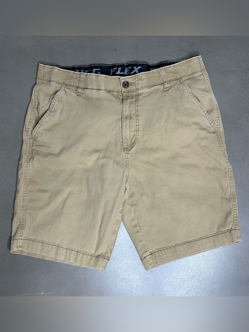Plugg Flex Waist Khaki Men’s Shorts Size 34